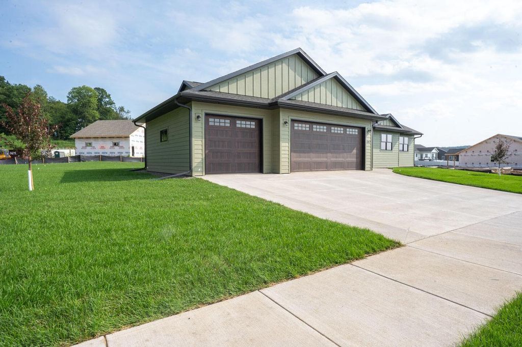 Photo of 347 Southern DRIVE, Holmen, WI 54636 (MLS # 1941610)