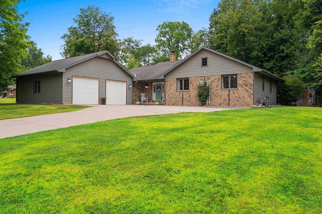 Photo of 915 la Count ROAD, Green Bay, WI 54313 (MLS # 50330657)