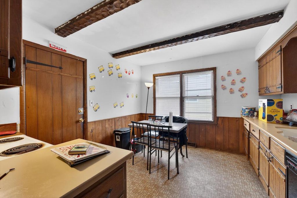 Photo of 6909 N 42nd STREET, Milwaukee, WI 53209 (MLS # 1953029)