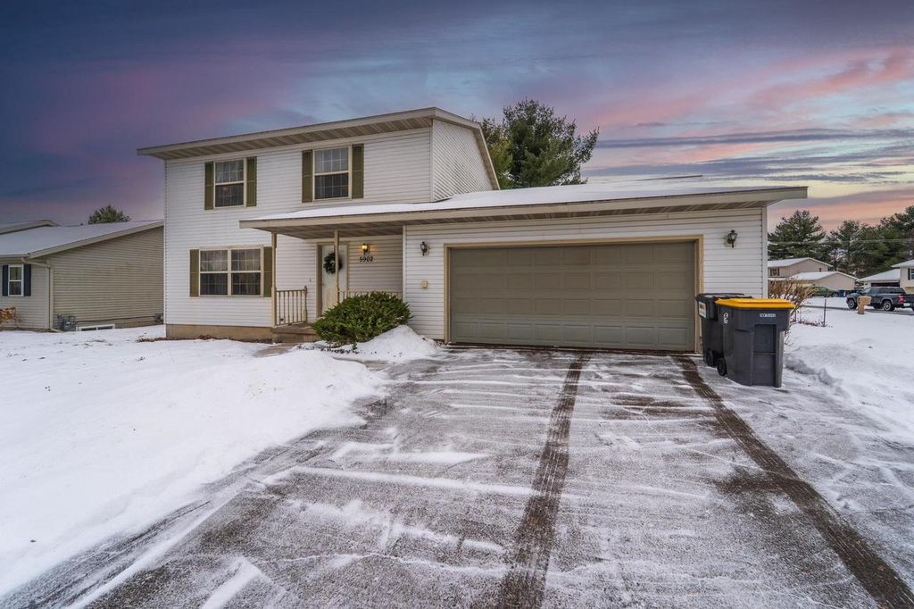 Photo of 5902 Coronado DRIVE, Weston, WI 54476 (MLS # 22505834)