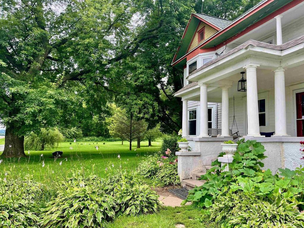 Photo of 3772 S Rutland AVENUE, Saint Francis, WI 53235 (MLS # 1941574)