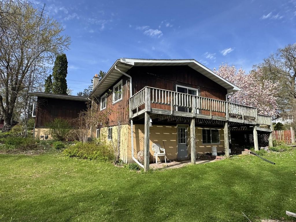 Photo of W1235 County Rd V, Berlin, WI 54923 (MLS # 50324445)