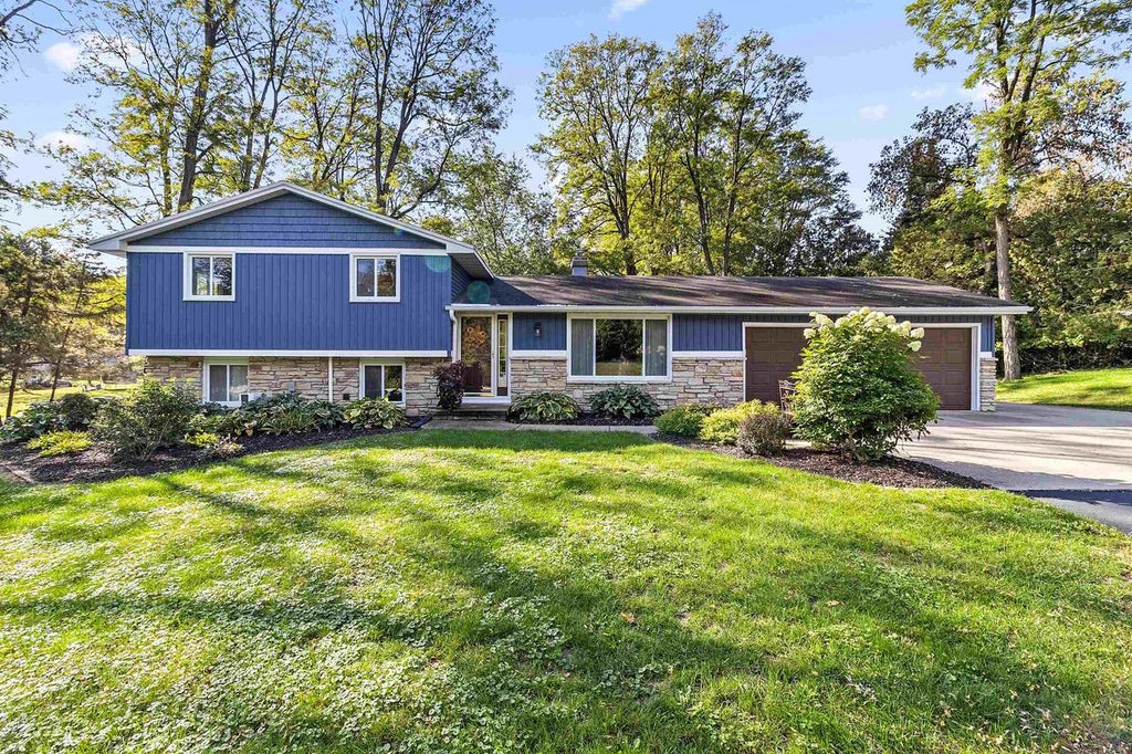 Photo of 2347 School LANE, Green Bay, WI 54313 (MLS # 50334037)