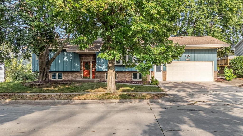 Photo of 1708 N Linwood AVENUE, Appleton, WI 54914 (MLS # 50331602)