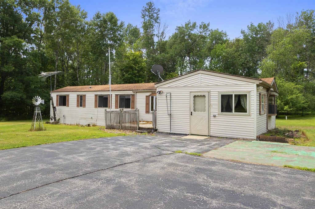 Photo of N8771 Pines ROAD, Wausaukee, WI 54177 (MLS # 50328449)