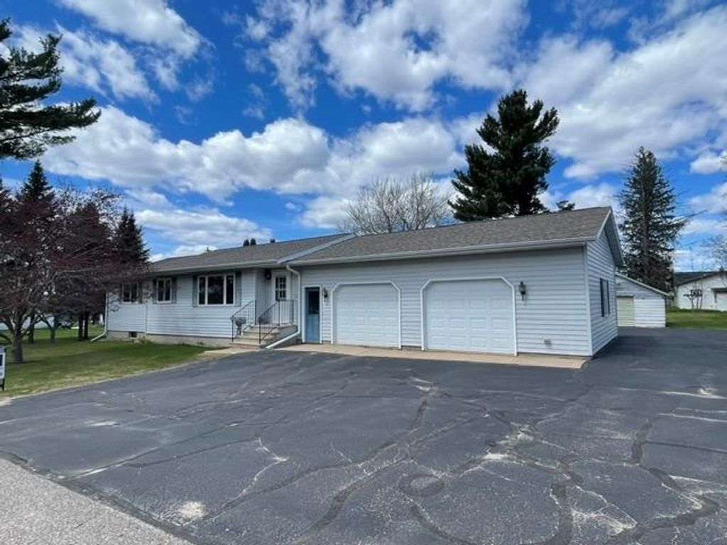 Photo of 912 Duchac STREET, Antigo, WI 54409 (MLS # 22601308)