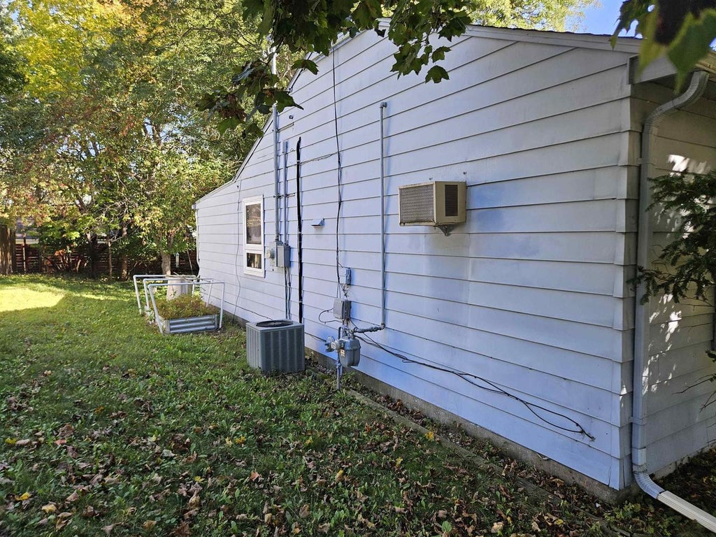 Photo of 327 Hitchcock STREET, Baraboo, WI 53913 (MLS # 2034430)