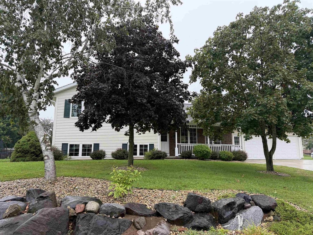 Photo of 912 21st STREET, Prairie Du Sac, WI 53578 (MLS # 2029774)