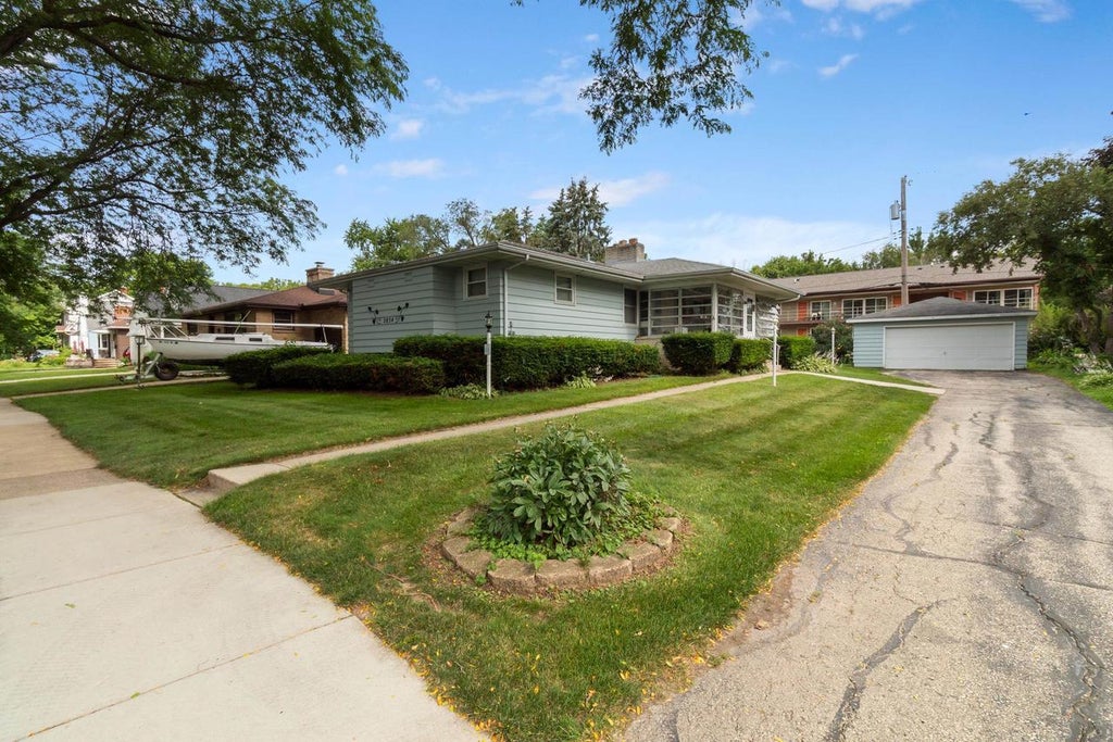 Photo of 2834 Commercial AVENUE, Madison, WI 53704 (MLS # 2027428)