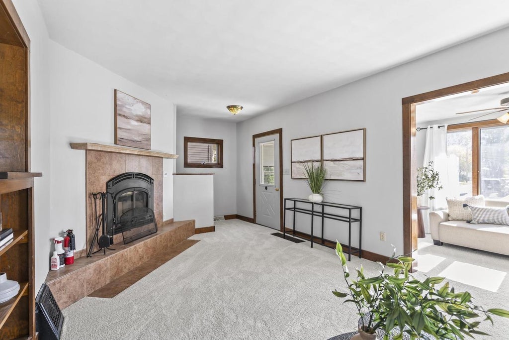 Photo of 1322 Ceape AVENUE, Oshkosh, WI 54901 (MLS # 50334684)