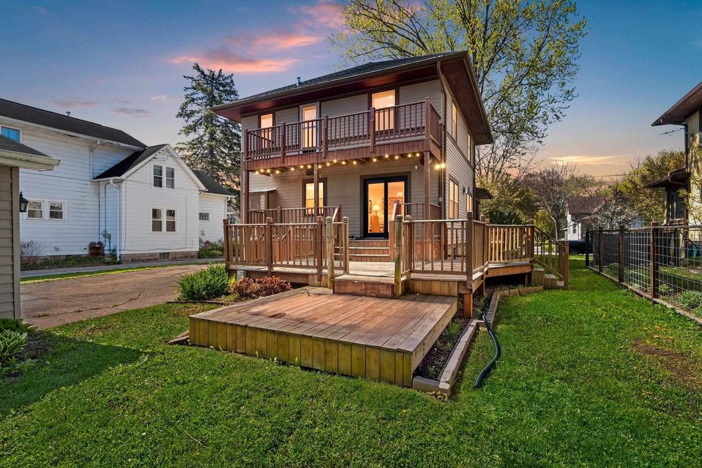 Photo of 1131 Lawe STREET, Green Bay, WI 54301 (MLS # 50325492)