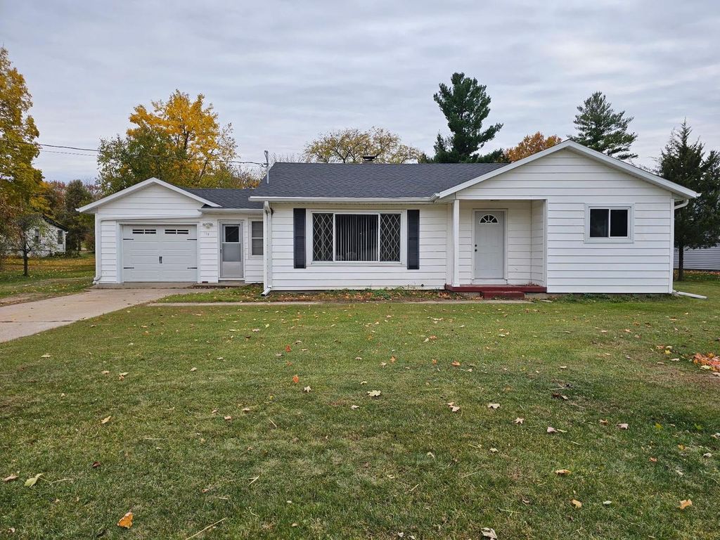 Photo of 207 W Parker STREET, Weyauwega, WI 54983 (MLS # 50319311)