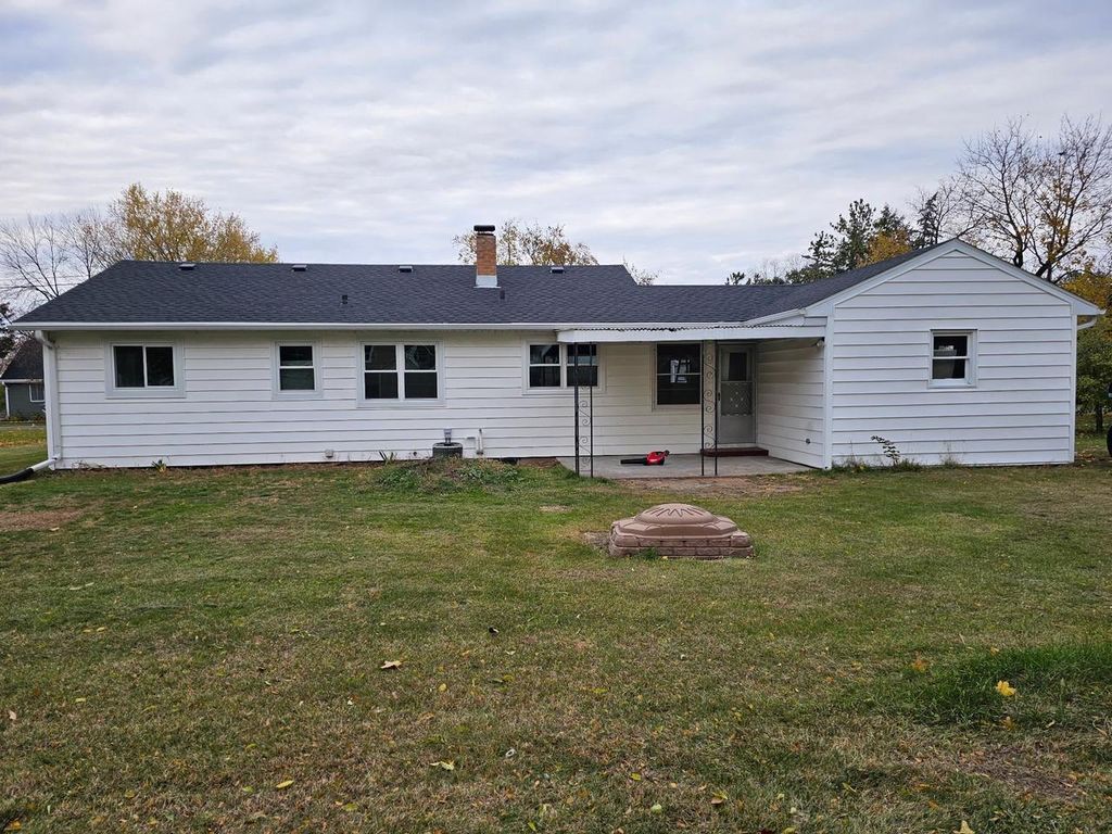 Photo of 207 W Parker STREET, Weyauwega, WI 54983 (MLS # 50319311)