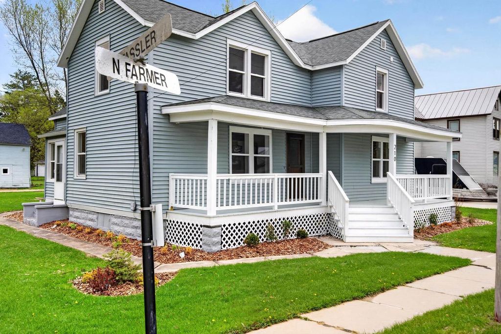 Photo of 210 N Farmer STREET, Princeton, WI 54968 (MLS # 2018956)