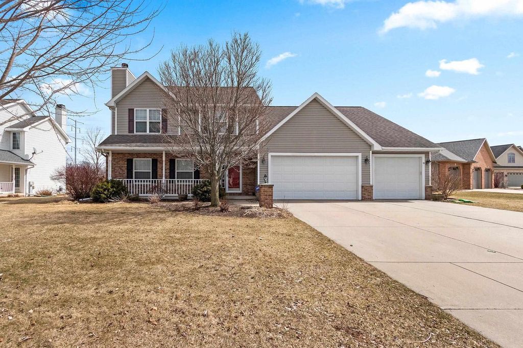 Photo of 515 Winding Waters WAY, De Pere, WI 54115 (MLS # 50323365)