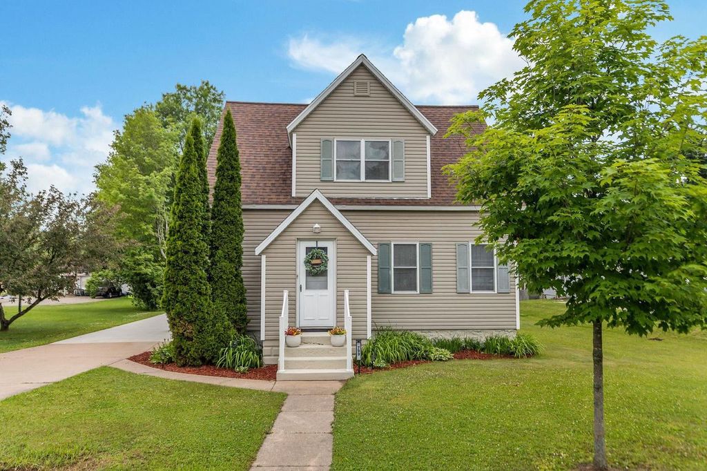 Photo of 799 Depot STREET, Manawa, WI 54949 (MLS # 50328194)