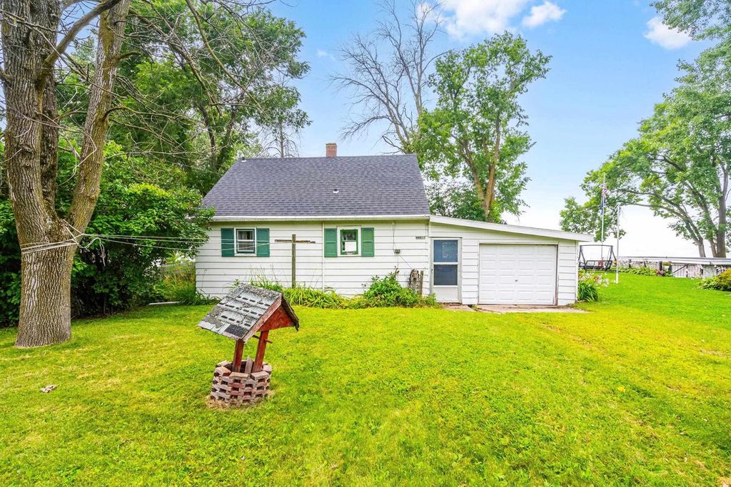 Photo of N9015 Debaker LANE, Luxemburg, WI 54217 (MLS # 50325371)