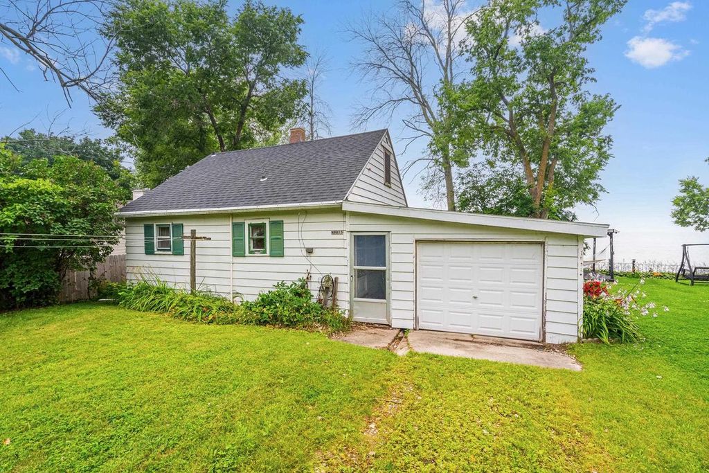 Photo of N9015 Debaker LANE, Luxemburg, WI 54217 (MLS # 50325371)
