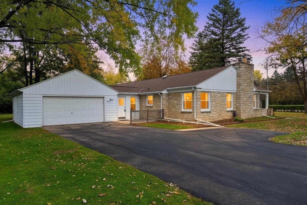 Photo of 1636 Lost Dauphin ROAD, De Pere, WI 54115 (MLS # 50334827)
