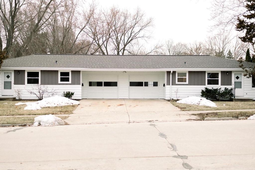 Photo of 1457 Bond STREET, Green Bay, WI 54303 (MLS # 50323105)