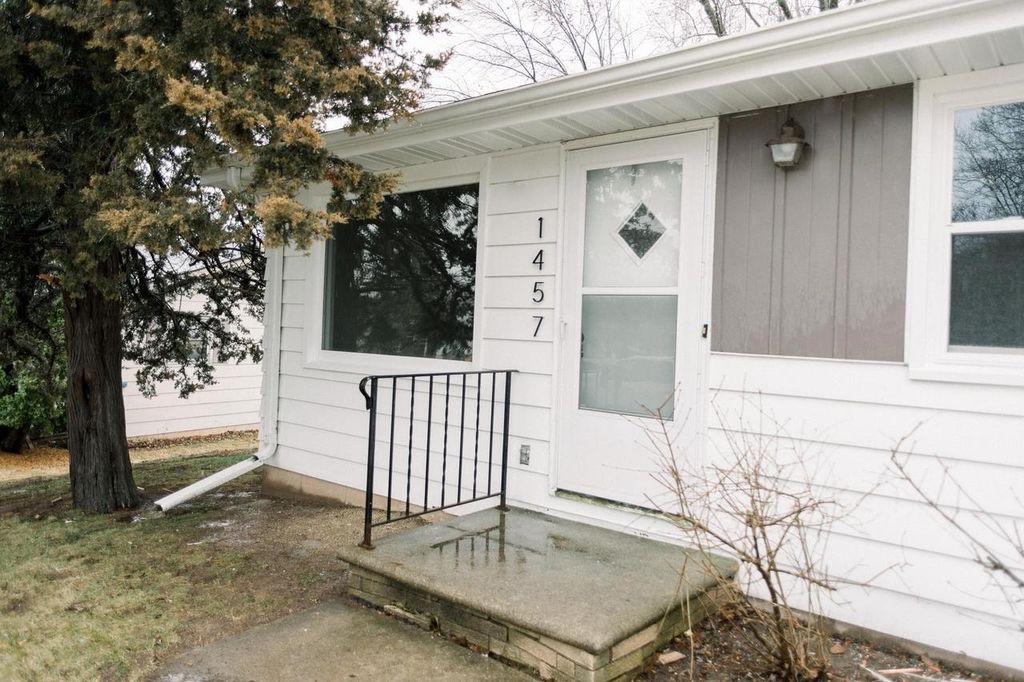 Photo of 1457 Bond STREET, Green Bay, WI 54303 (MLS # 50323105)