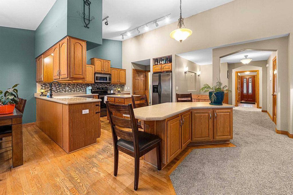 Photo of W144N10968 Fond du Lac AVENUE, Germantown, WI 53022 (MLS # 50316463)