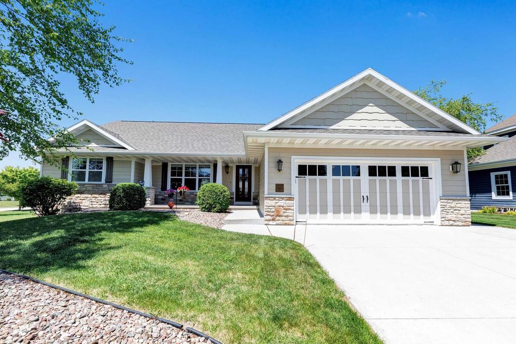 Photo of 4233 Gaibrielles Gate DRIVE, Green Bay, WI 54313 (MLS # 50326617)