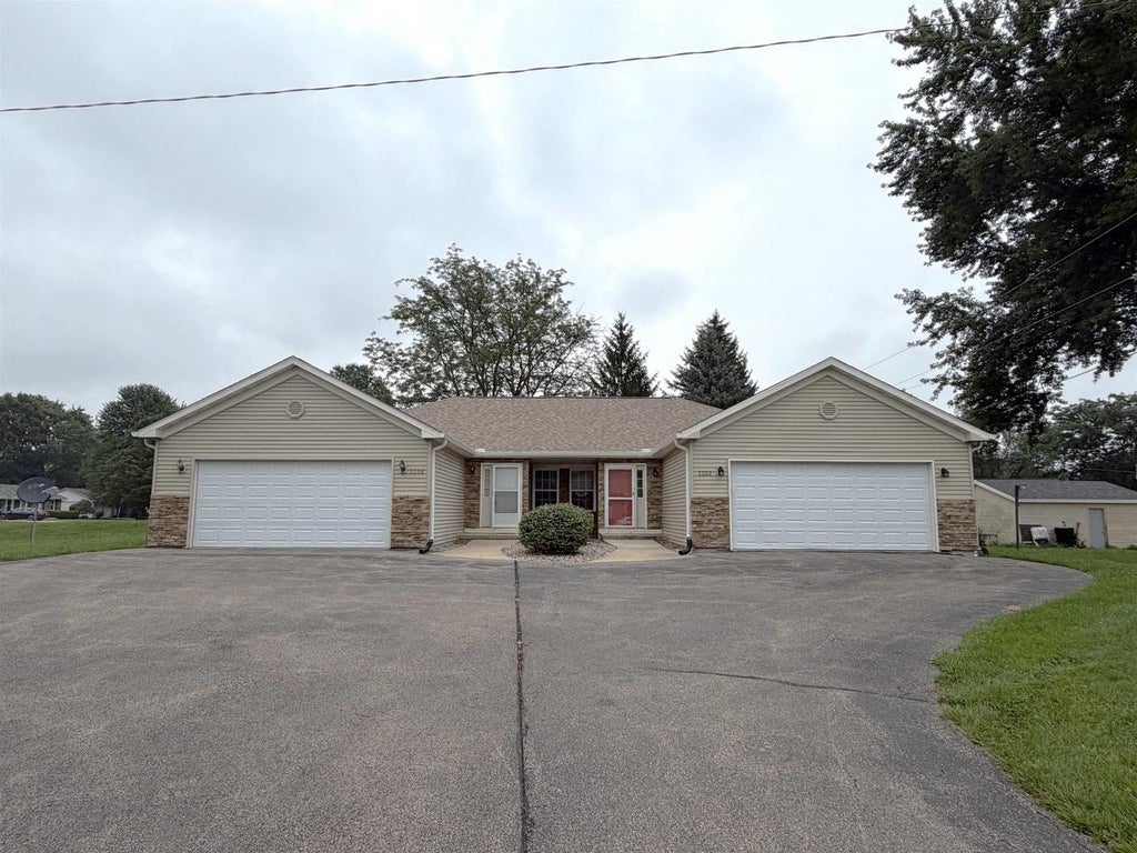 Photo of 2302/2308 Bootmaker DRIVE, Beloit, WI 53511 (MLS # 2030494)