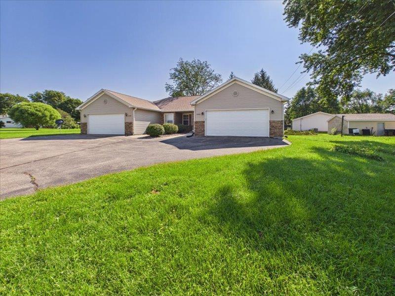 Photo of 2302/2308 Bootmaker DRIVE, Beloit, WI 53511 (MLS # 2030494)
