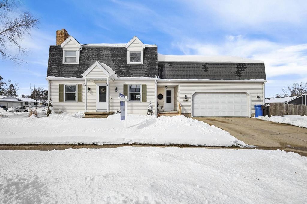 Photo of 1400 Wexford Dr/ 1020 S Division STREET, Waunakee, WI 53597 (MLS # 2018396)