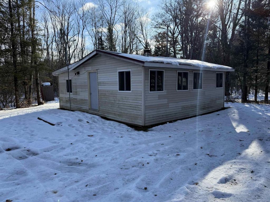 Photo of N11286 County Road P, Iola, WI 54945 (MLS # 50320003)
