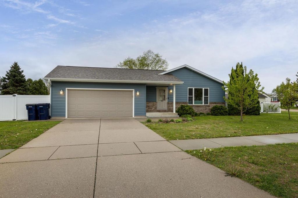 Photo of 3631 Wildflower LANE, Janesville, WI 53548 (MLS # 2023522)