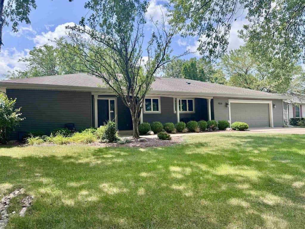Photo of 4520 Hearthridge DRIVE, Janesville, WI 53546 (MLS # 2030610)