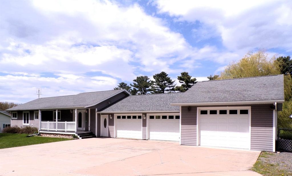 Photo of 406 W Schofield AVENUE, Greenwood, WI 54437 (MLS # 22602065)