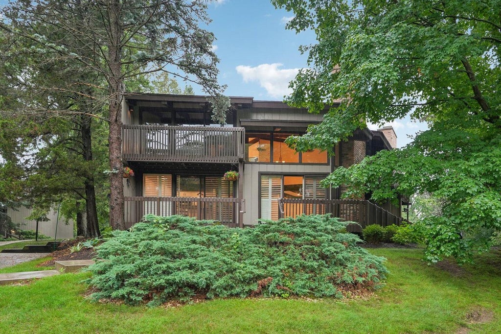 Photo of 930 Alpine DRIVE, Fontana, WI 53125 (MLS # 1975896)