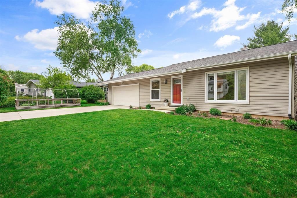 Photo of 2818 Brandon ROAD, Madison, WI 53719 (MLS # 2019446)