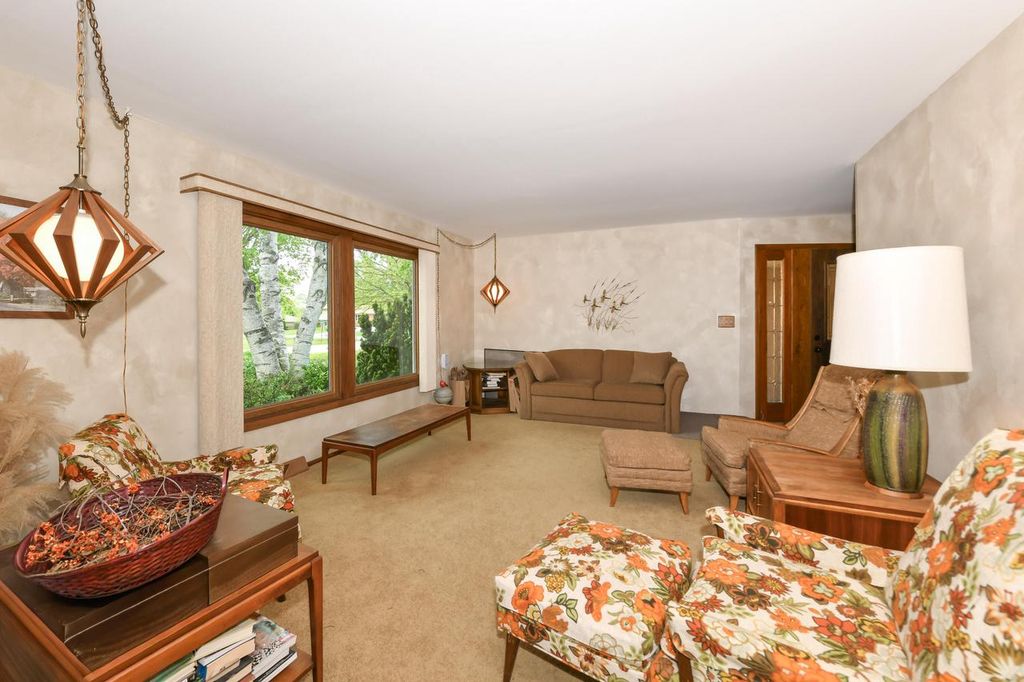 Photo of 4585 S Harland DRIVE, New Berlin, WI 53151 (MLS # 1960728)