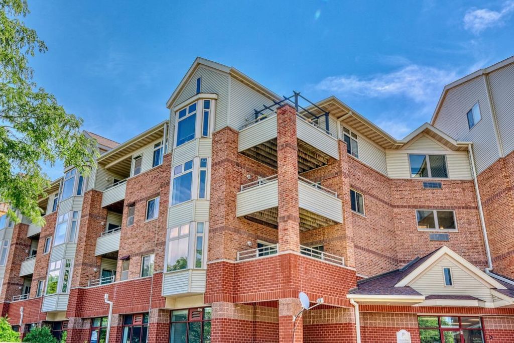 Photo of 301 Harbour Town DRIVE #322, Madison, WI 53717 (MLS # 2027552)