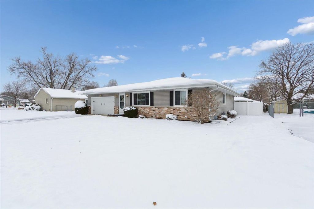 Photo of 2117 S Arch STREET, Janesville, WI 53546 (MLS # 2017465)