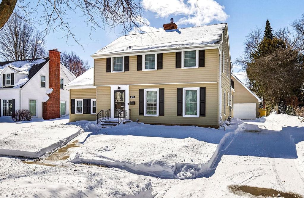 Photo of 433 E Parkway BOULEVARD, Appleton, WI 54911 (MLS # 50322379)