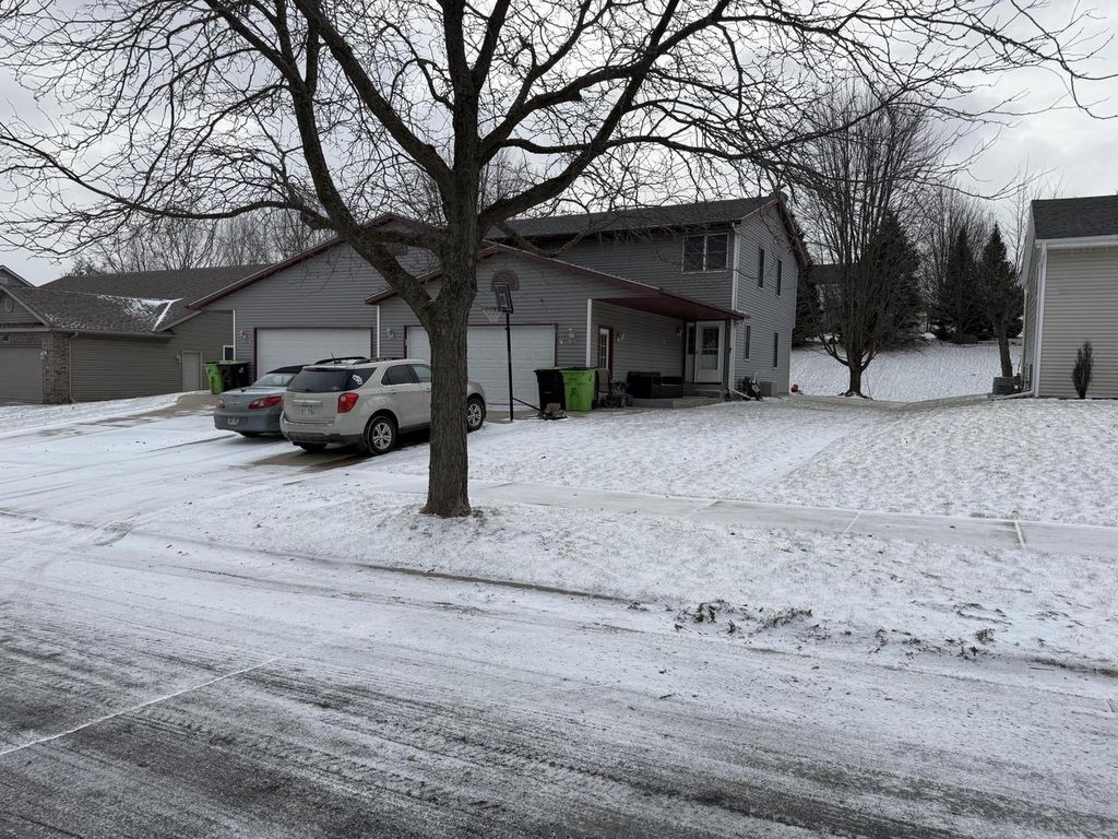 Photo of 1381 Patton DRIVE #1383, Hartford, WI 53027 (MLS # 1947349)