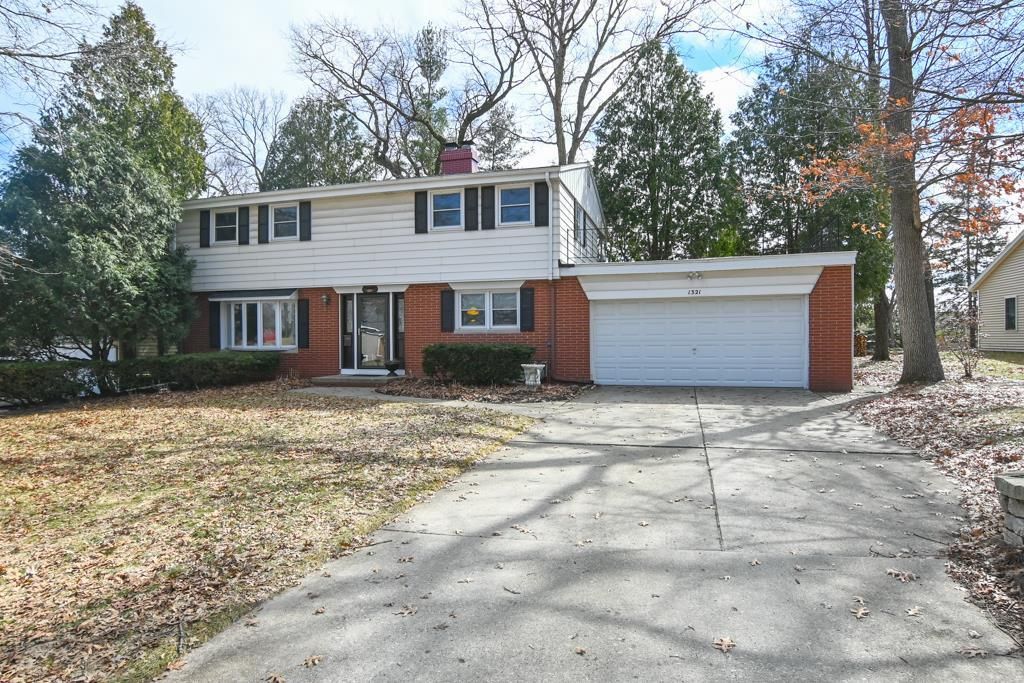 Photo of 1321 Wiesner STREET, Green Bay, WI 54304 (MLS # 50323054)