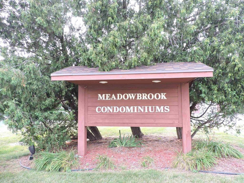 Photo of 2206 Meadowbrook COURT #C, Oshkosh, WI 54904 (MLS # 50329319)
