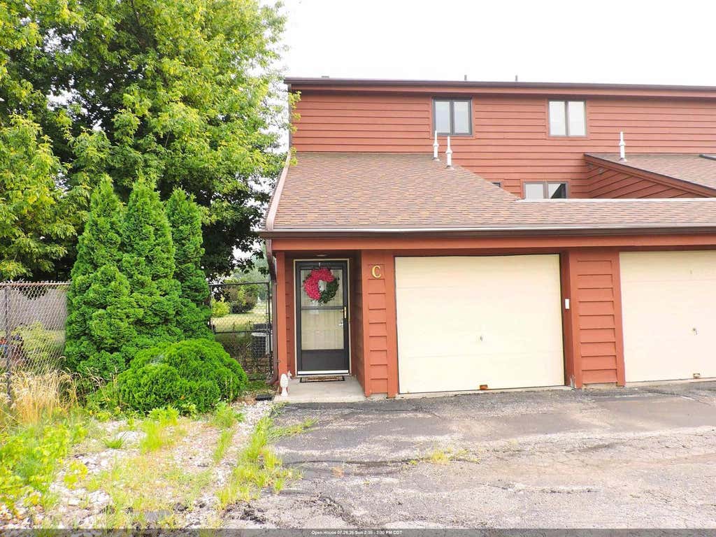 Photo of 2206 Meadowbrook COURT #C, Oshkosh, WI 54904 (MLS # 50329319)