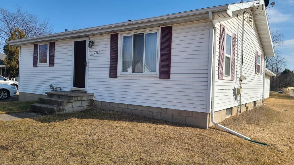 Photo of 2427 Memorial DRIVE, Green Bay, WI 54303 (MLS # 50321487)