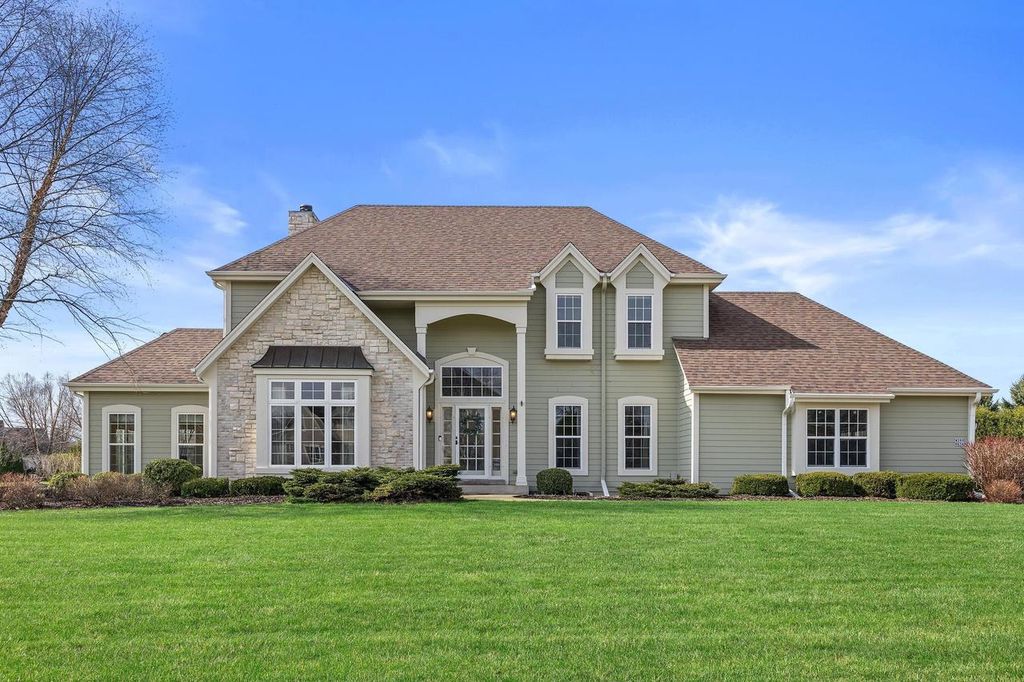 Photo of W289N6349 Blackhawk DRIVE, Hartland, WI 53029 (MLS # 1958214)