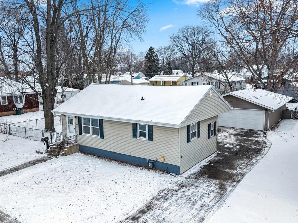Photo of 1810 S Norwood AVENUE, Green Bay, WI 54304 (MLS # 50320857)