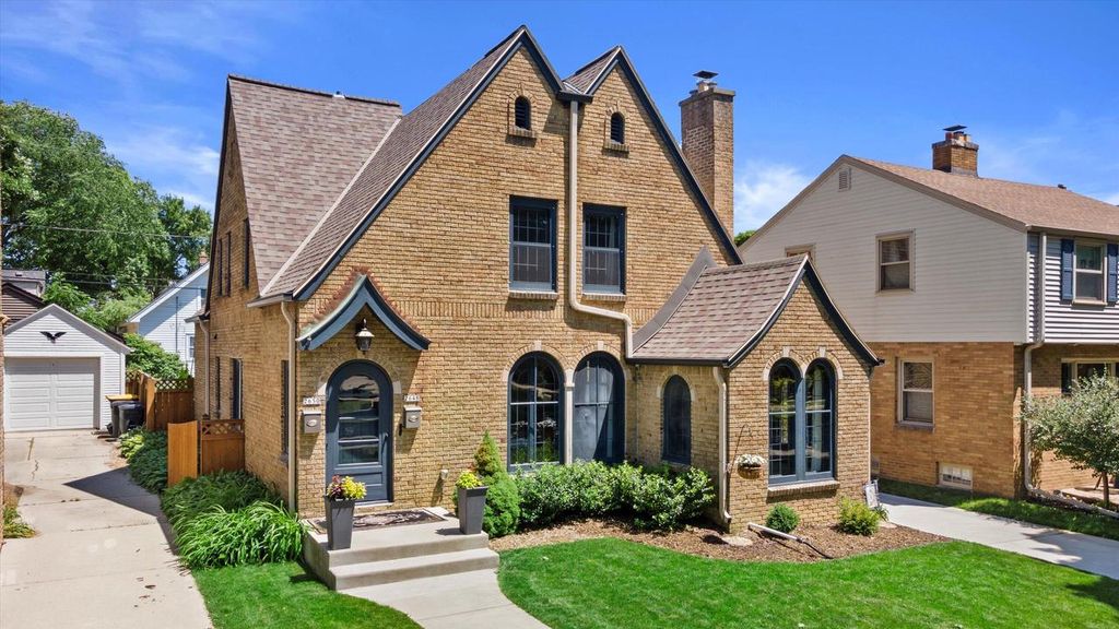 Photo of 2648 Lefeber AVENUE, Wauwatosa, WI 53213 (MLS # 1963137)