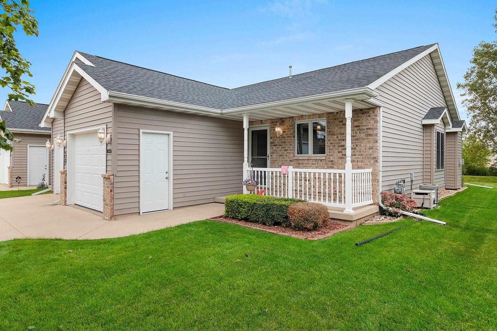 Photo of N1226 Redwing DRIVE, Greenville, WI 54942 (MLS # 50332990)