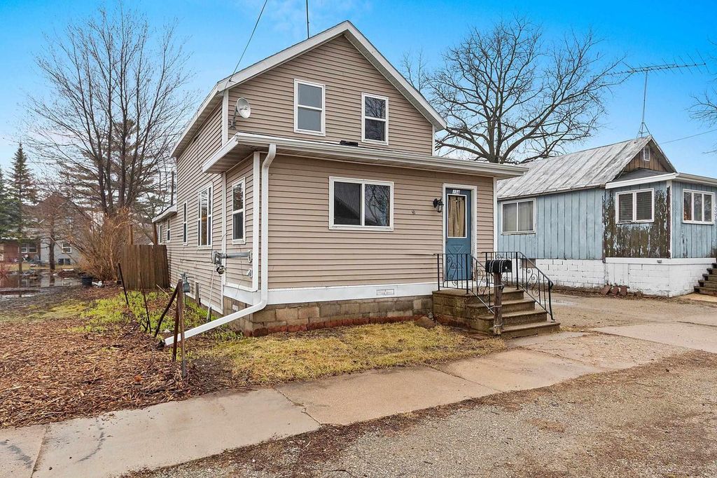 Photo of 234 Frank STREET, Oconto, WI 54153 (MLS # 50323803)